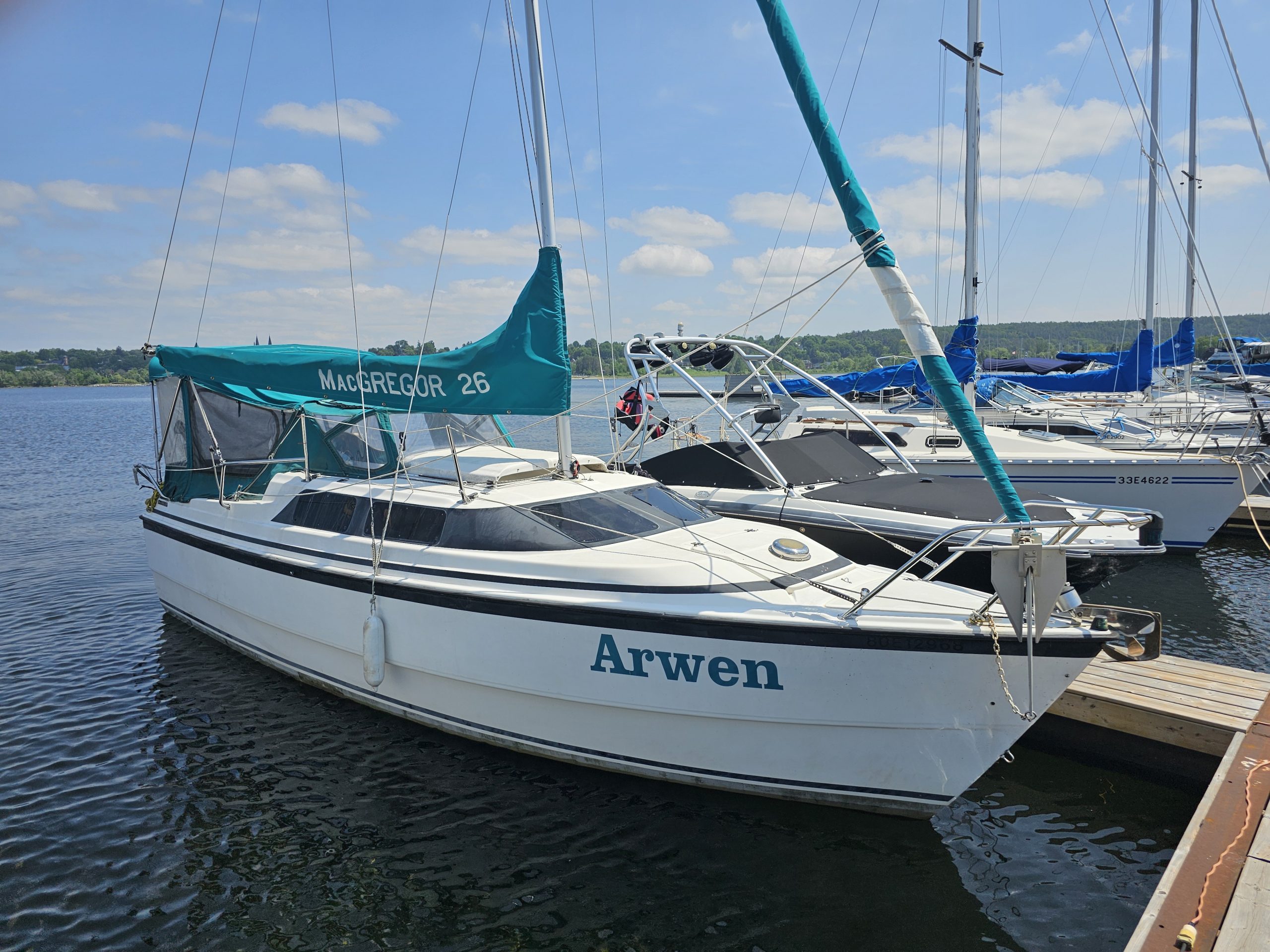 2001 MacGregor 26X Sloop