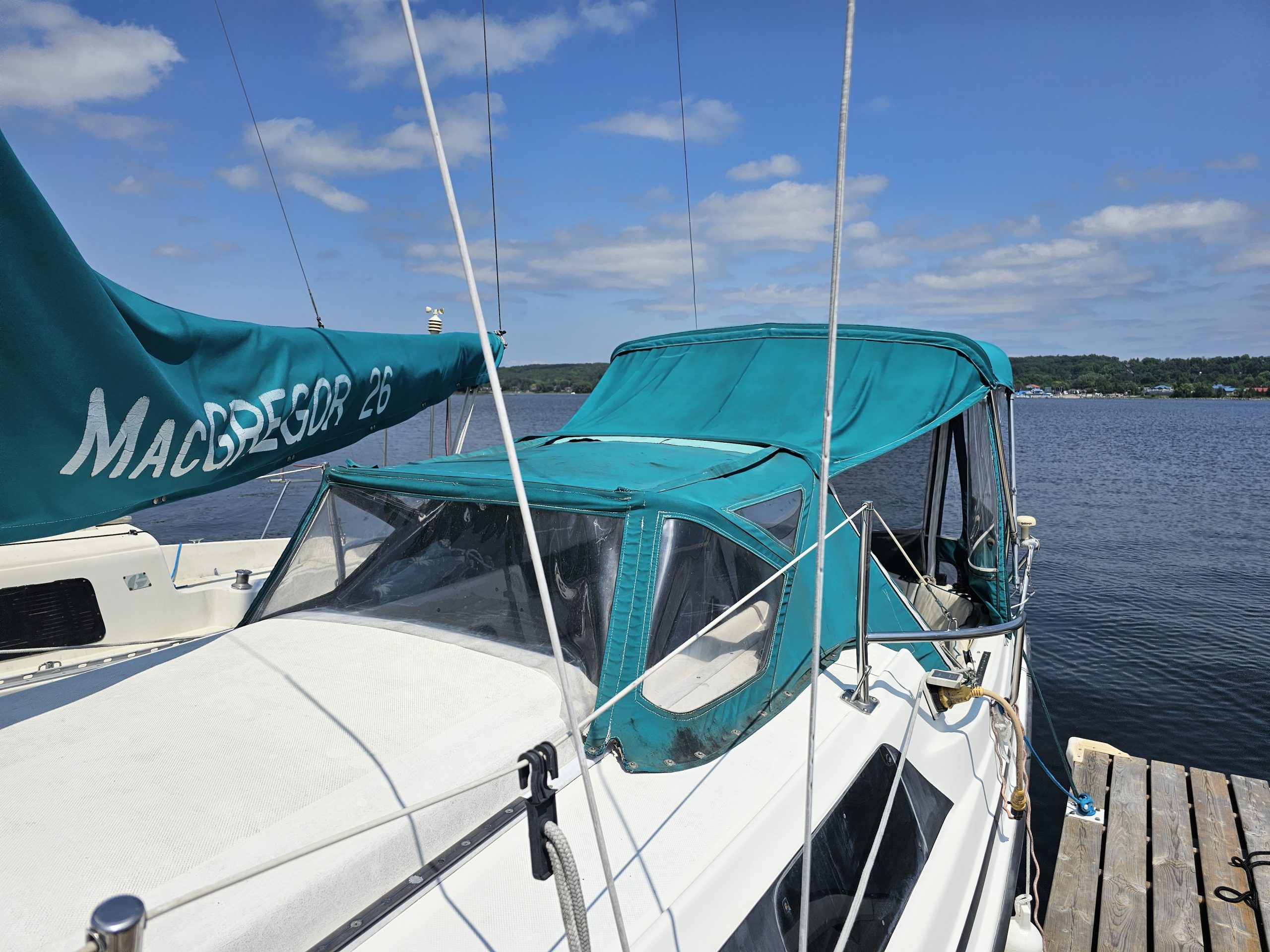 2001 MacGregor 26X Sloop