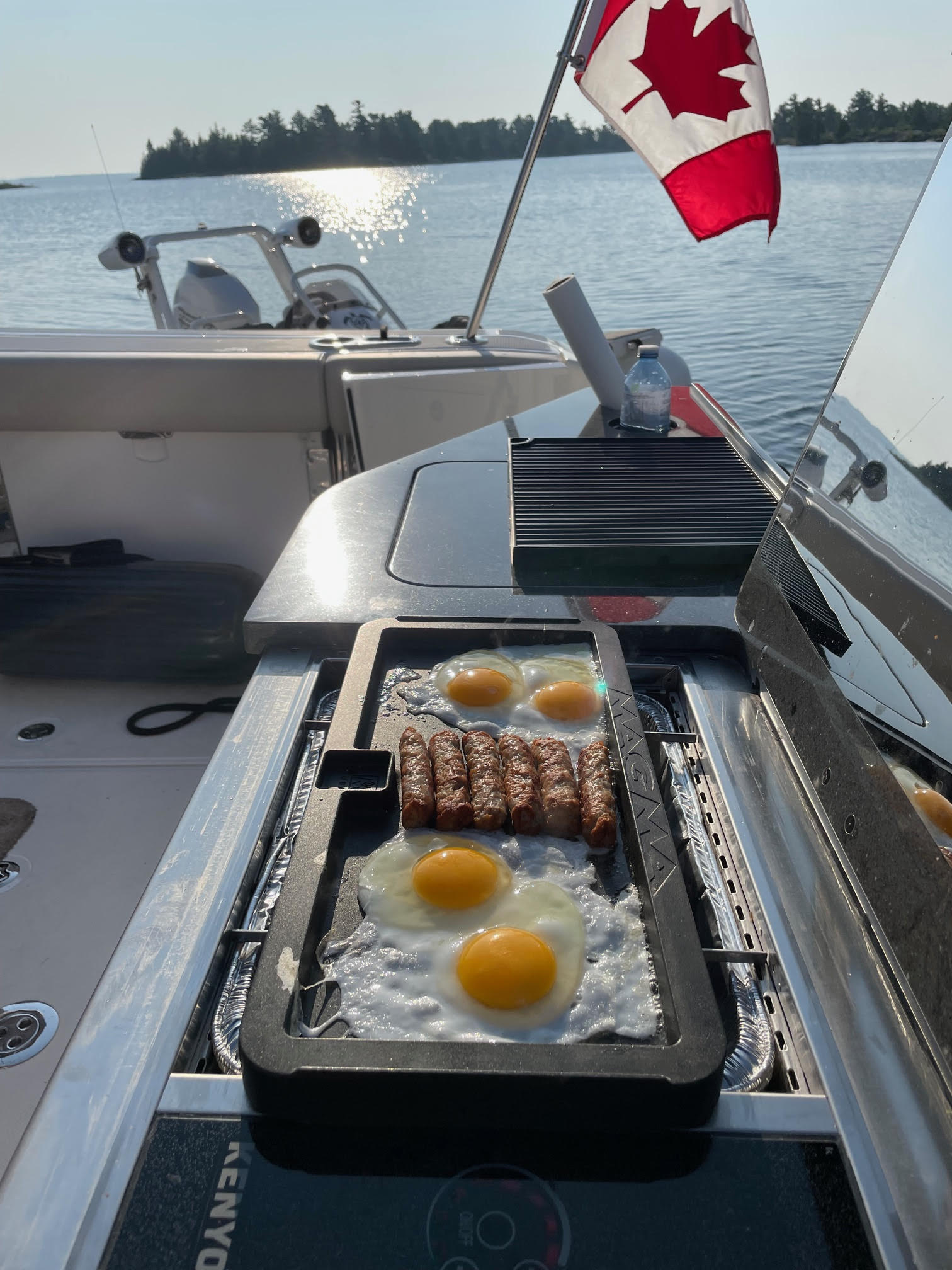 2021 Boston Whaler 405 Conquest