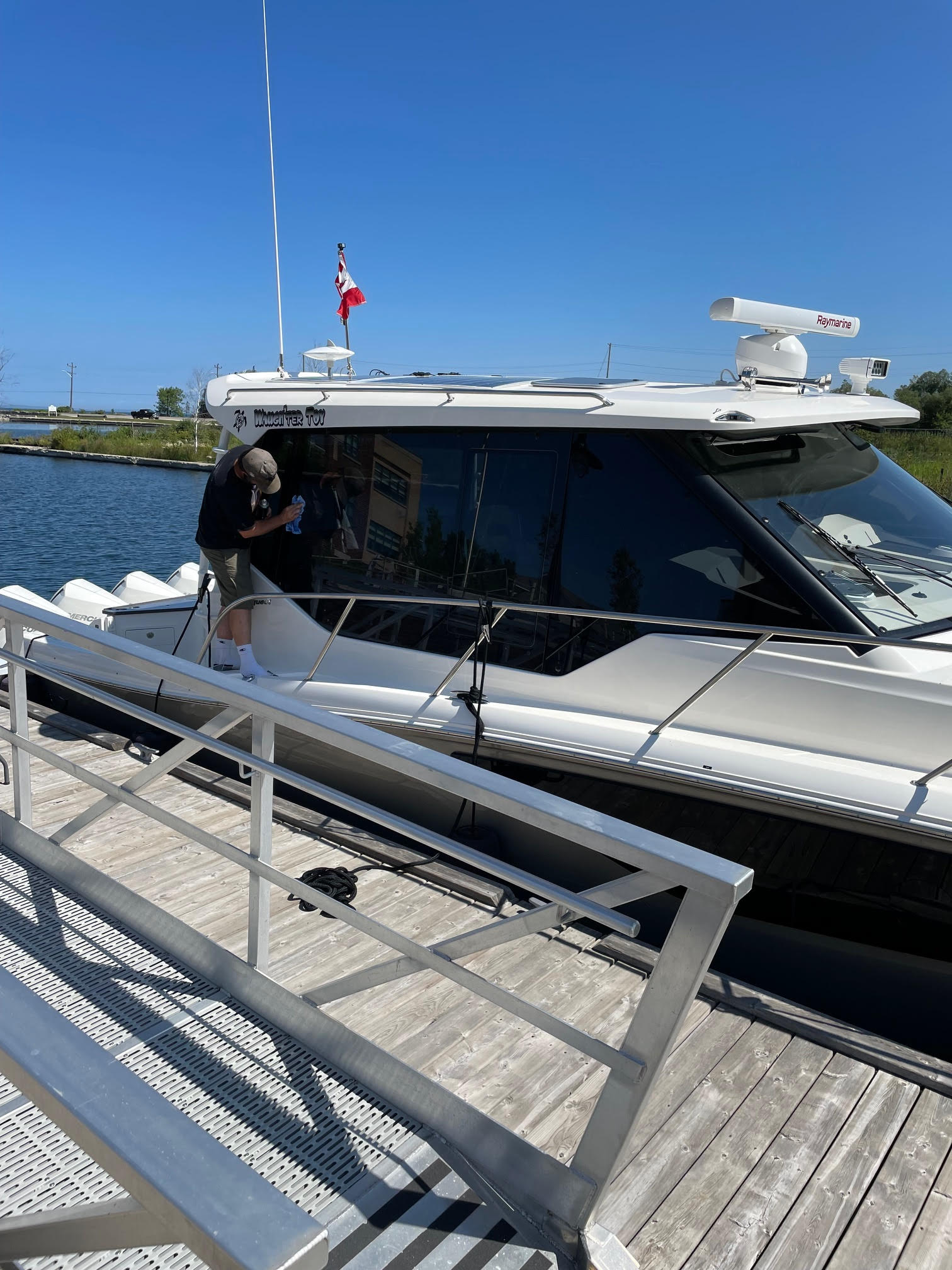 2021 Boston Whaler 405 Conquest