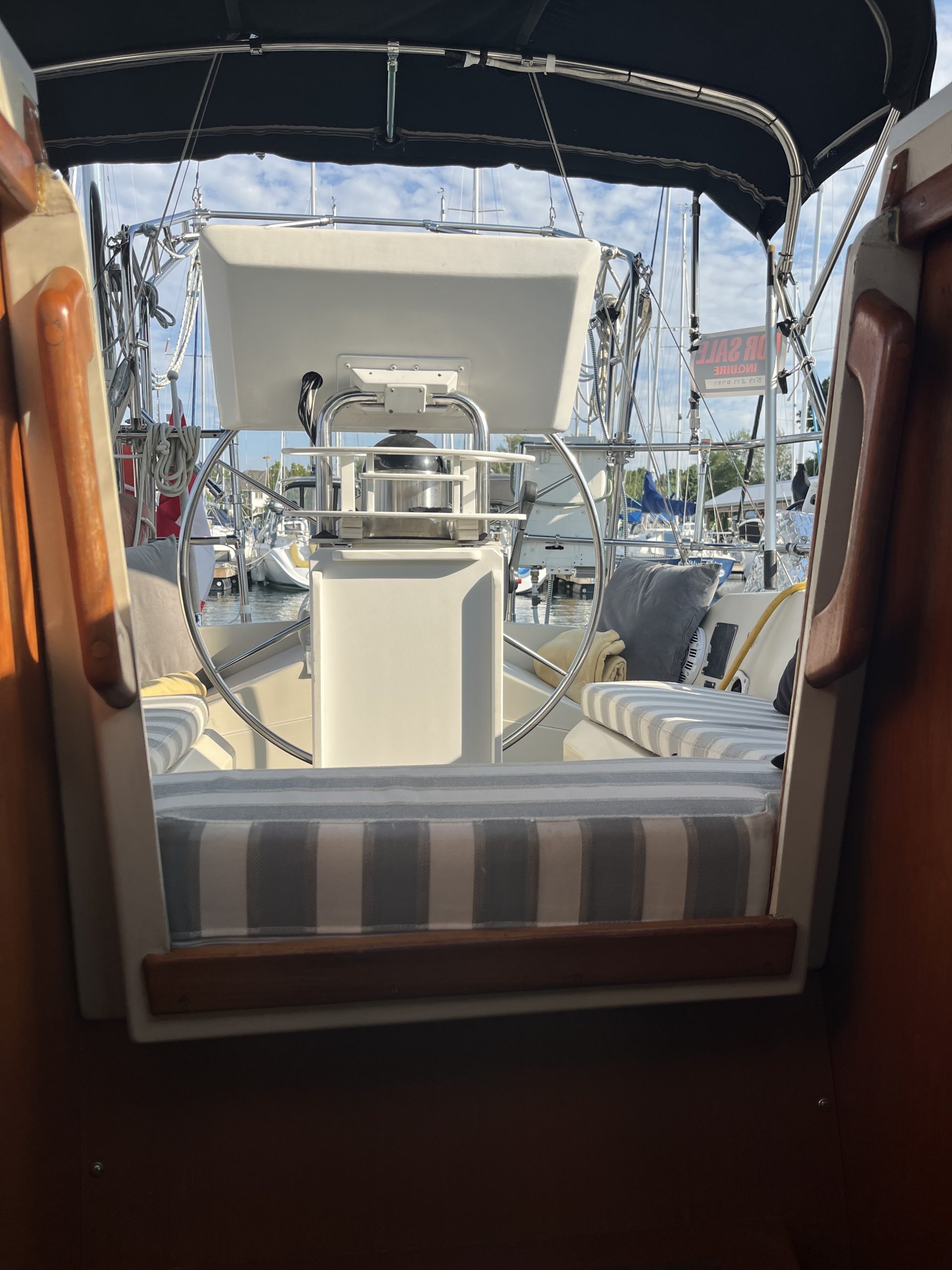 1987 Mirage 32 Sloop