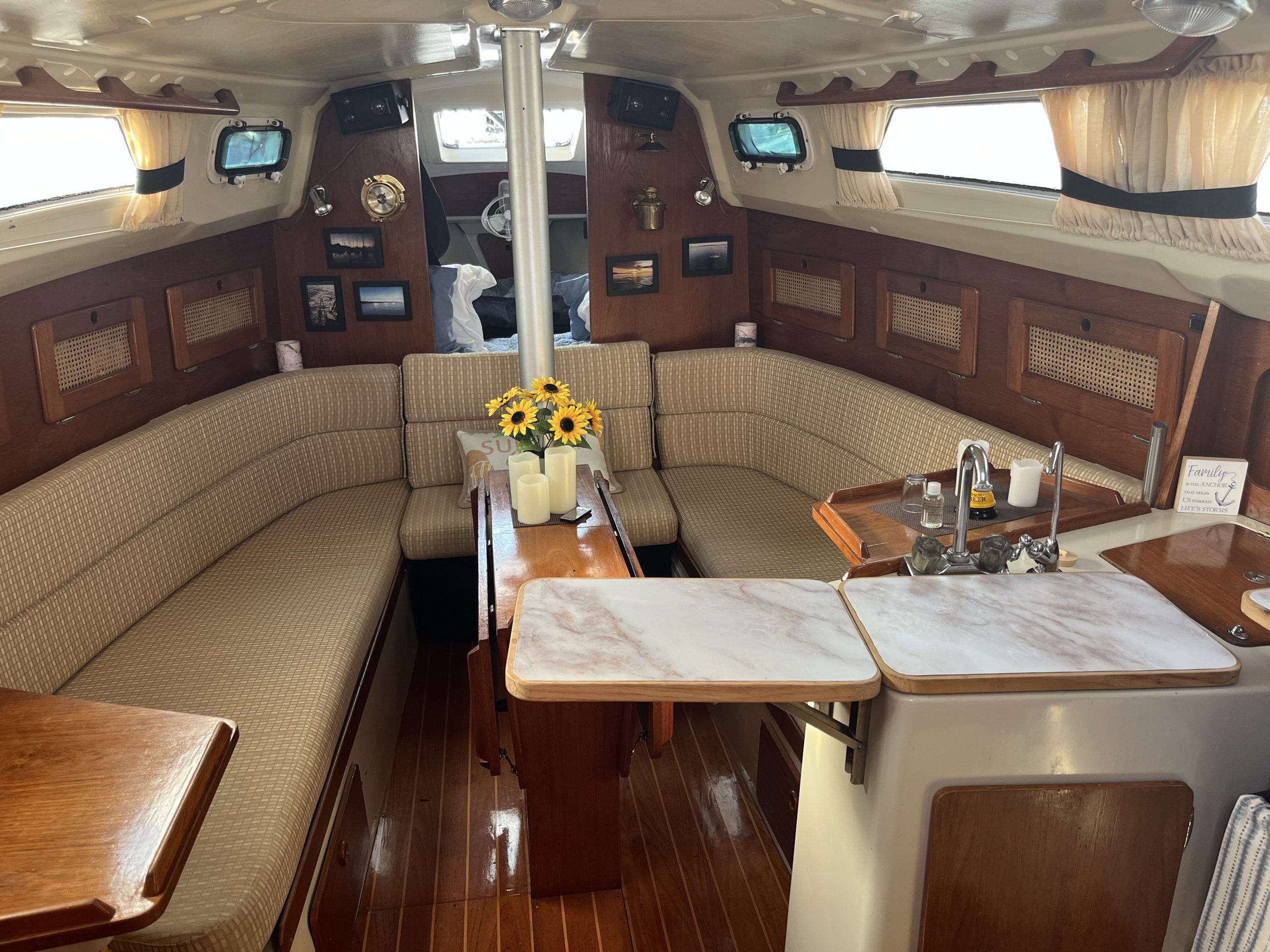 1987 Mirage 32 Sloop