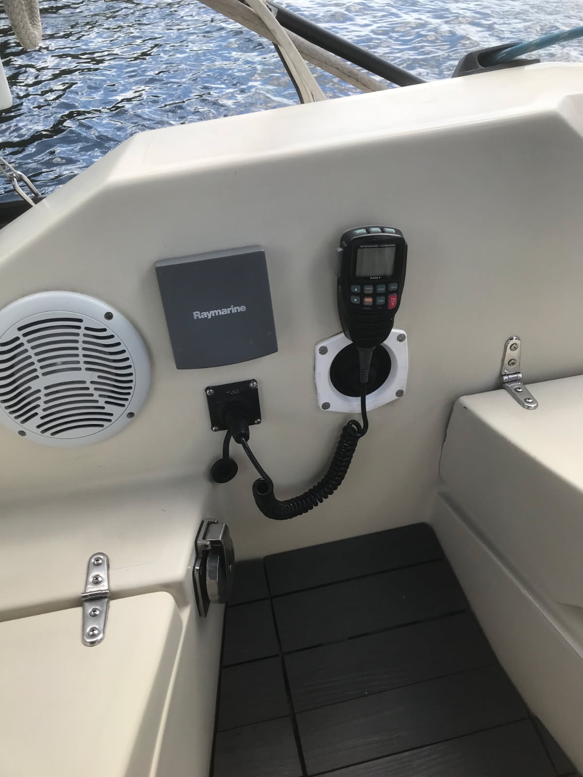 1987 Mirage 32 Sloop