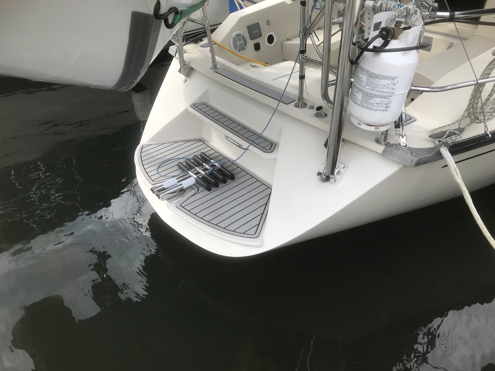 1987 Mirage 32 Sloop