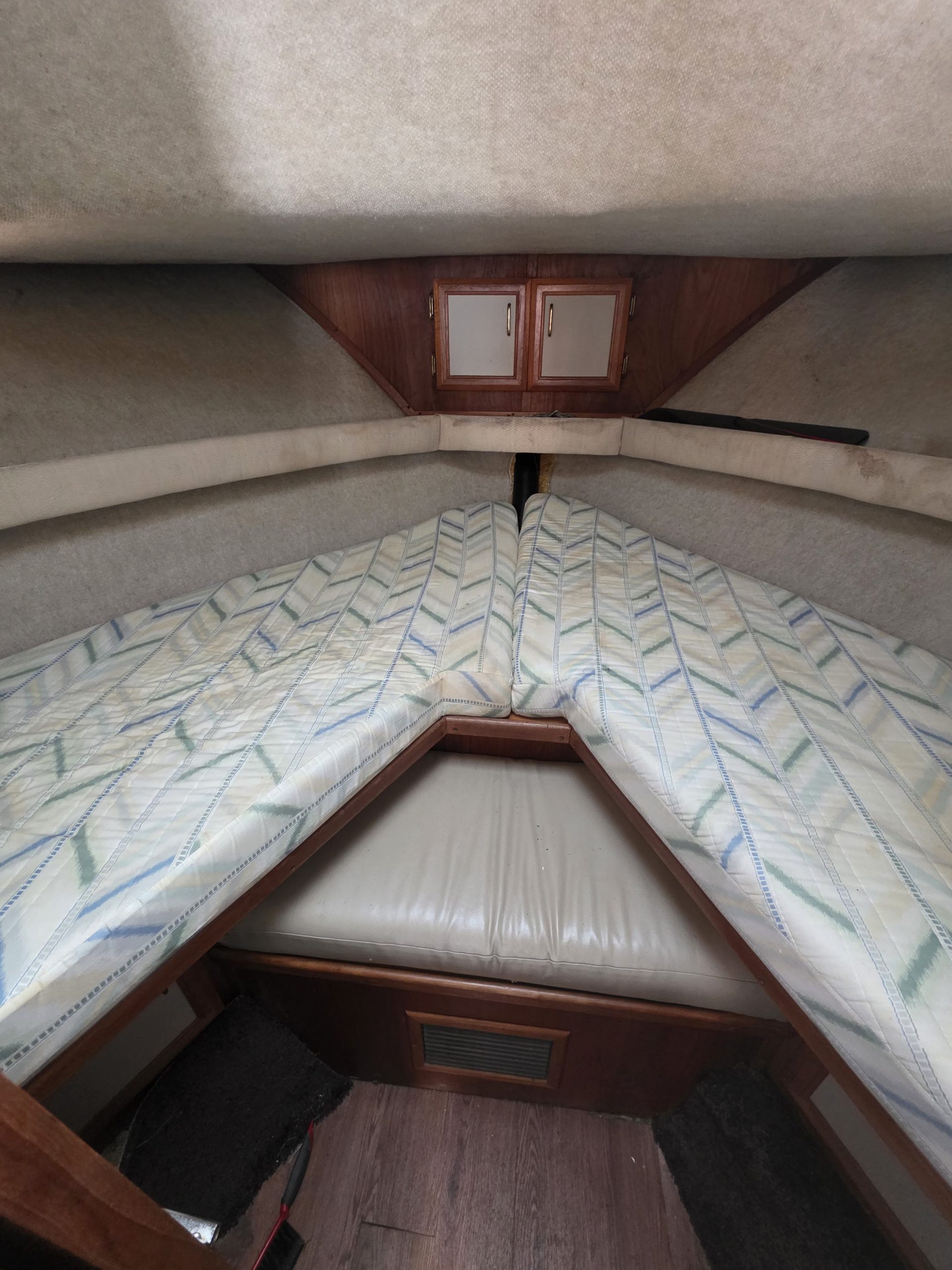 1987 Carver 3607