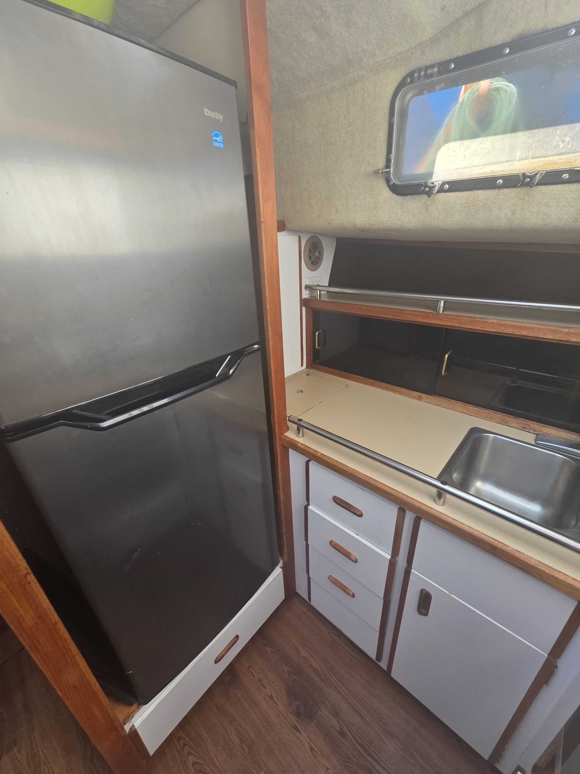 1987 Carver 3607