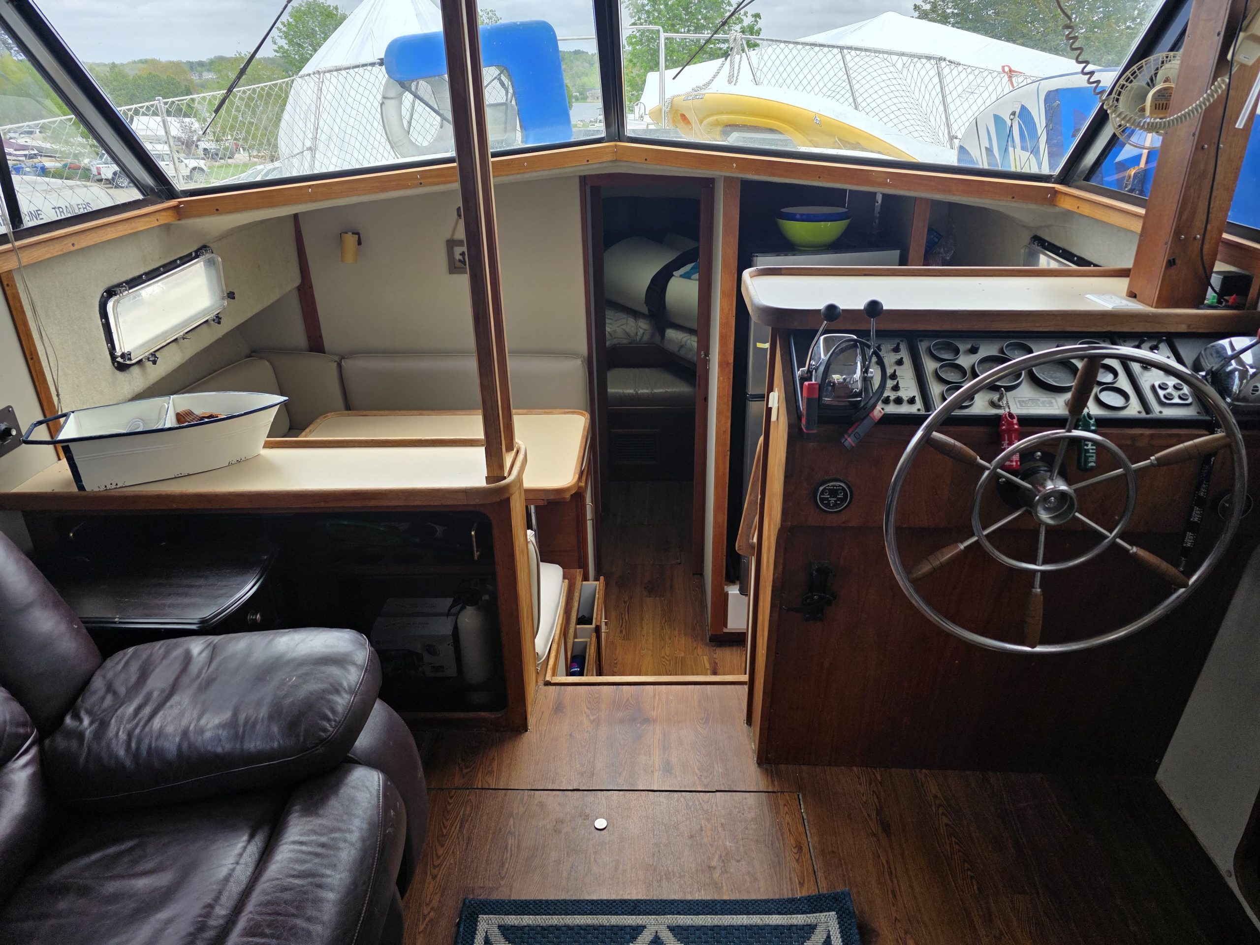 1987 Carver 3607