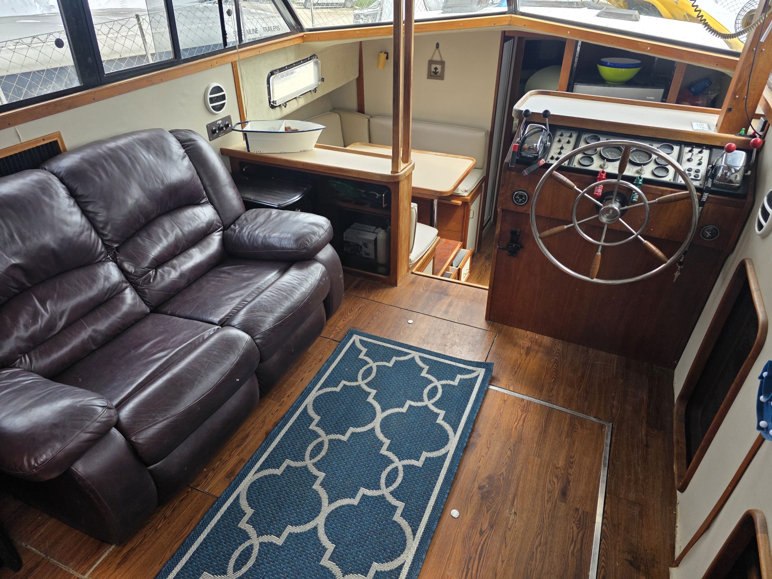 1987 Carver 3607