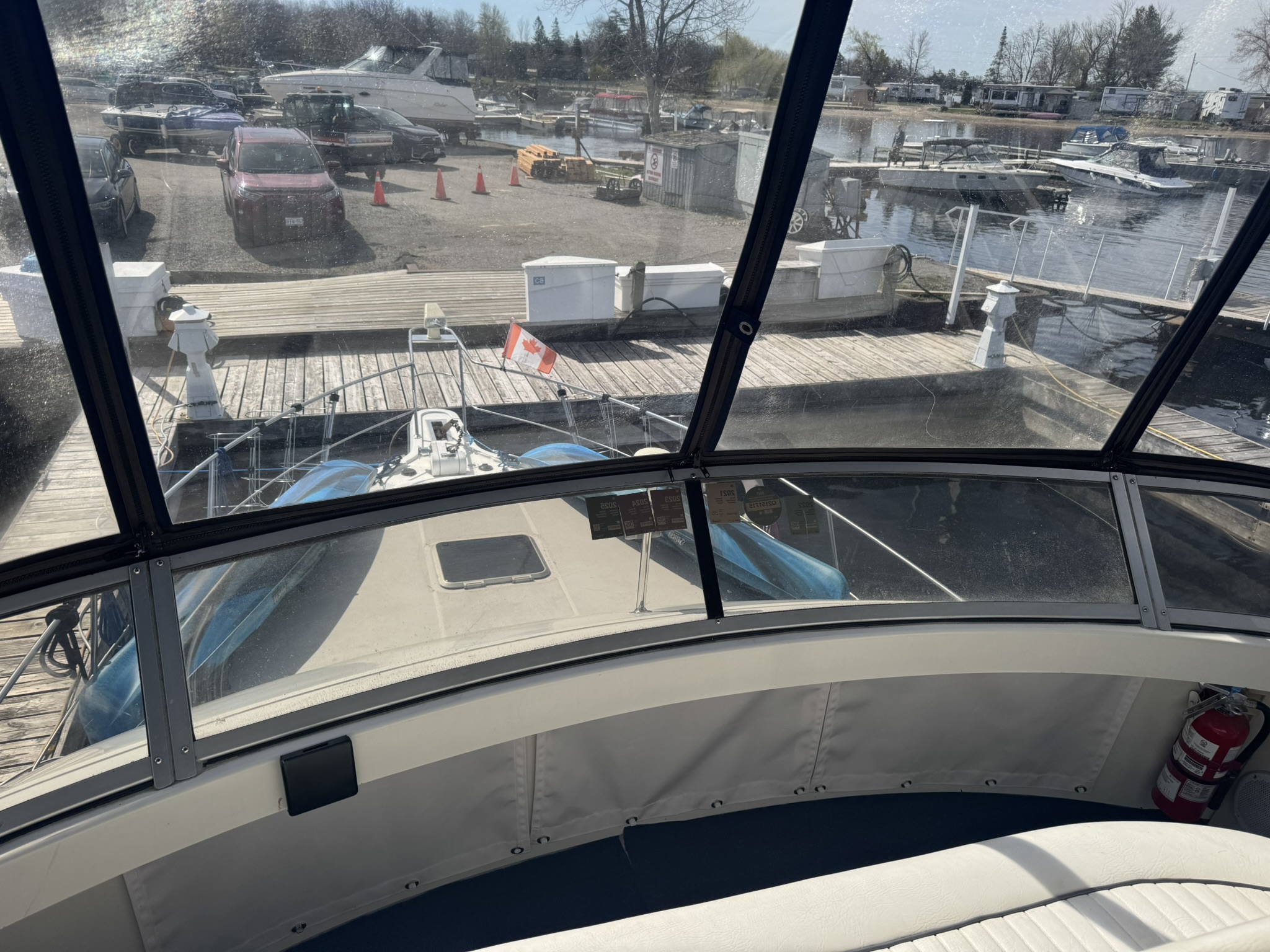 1993 Carver 350 Aft Cabin