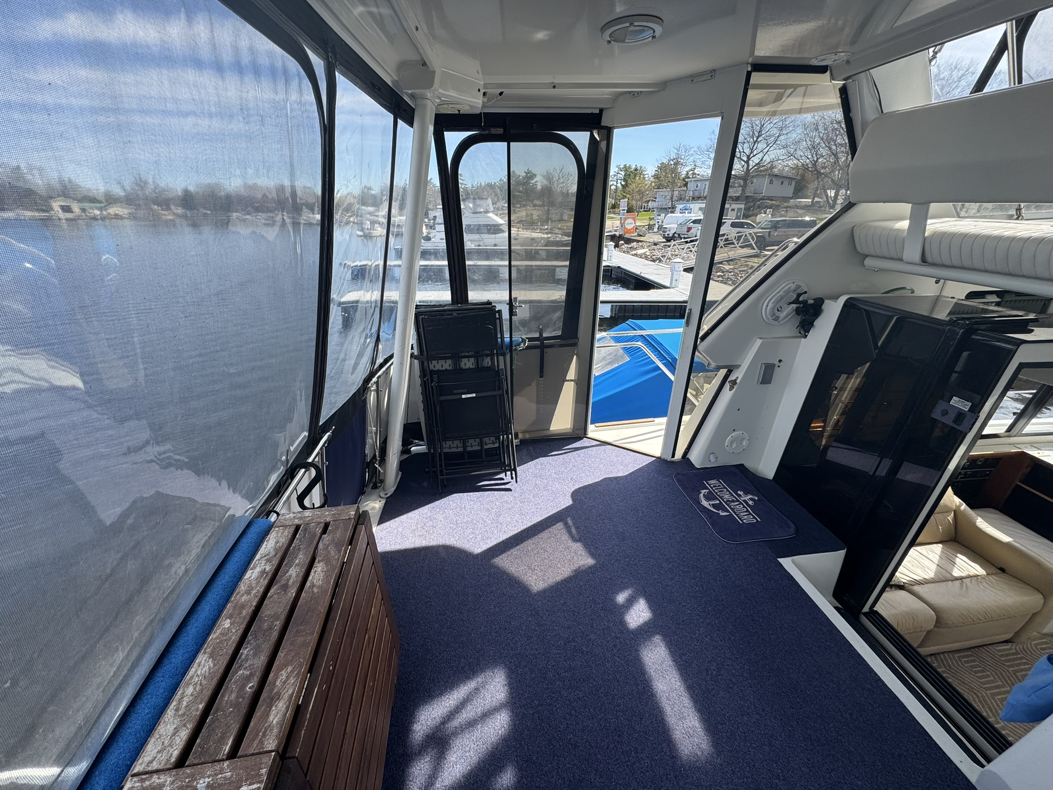 1993 Carver 350 Aft Cabin