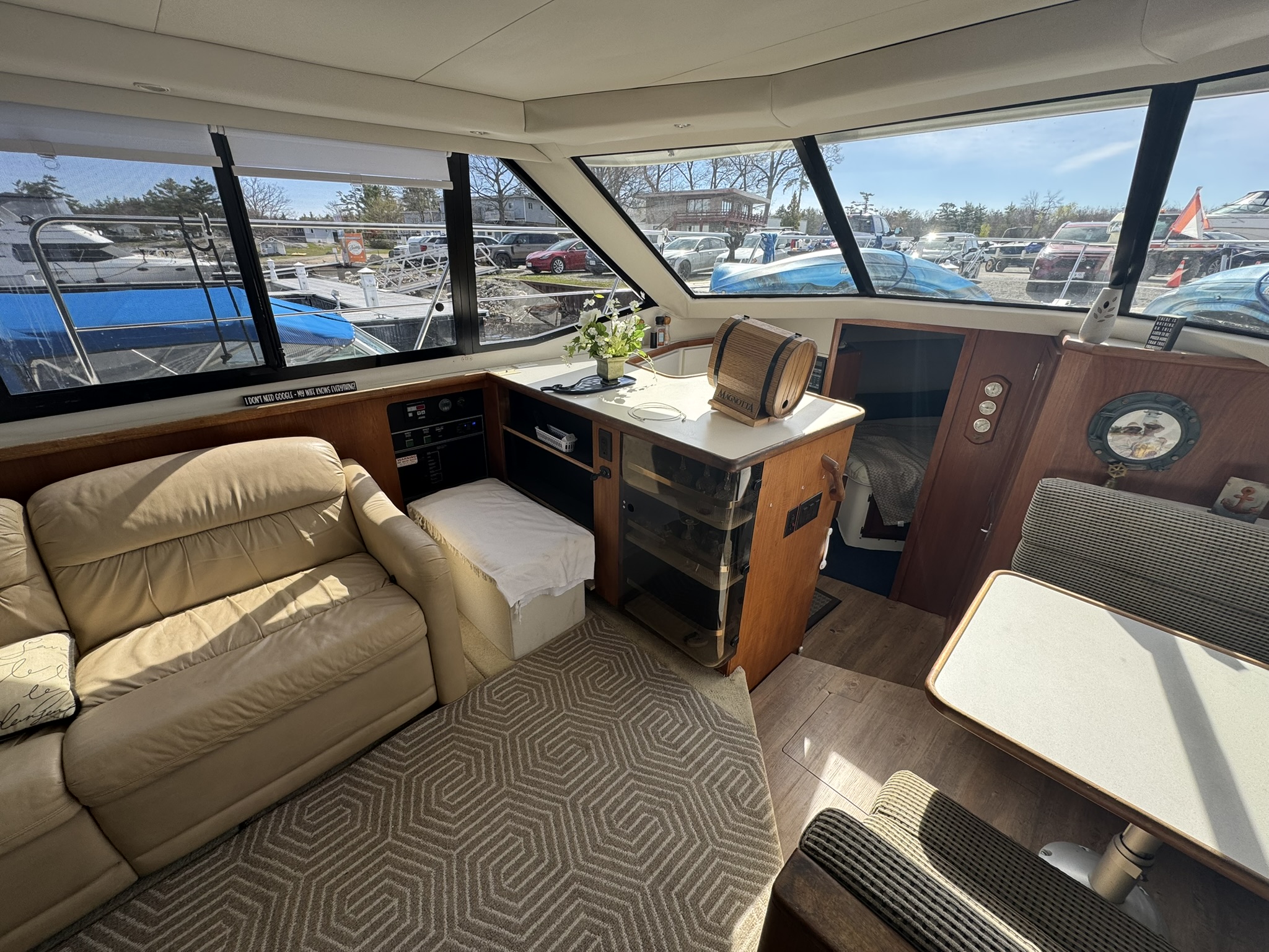 1993 Carver 350 Aft Cabin