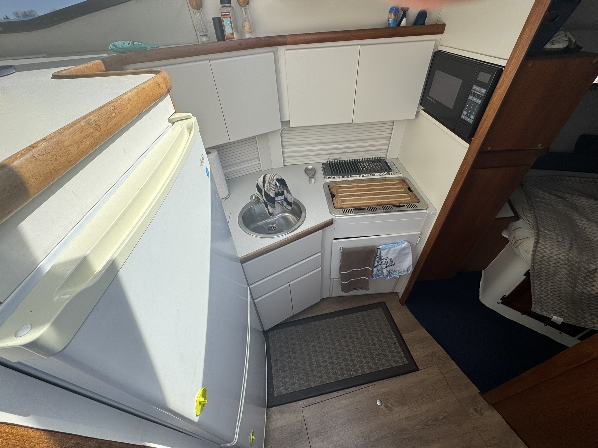1993 Carver 350 Aft Cabin