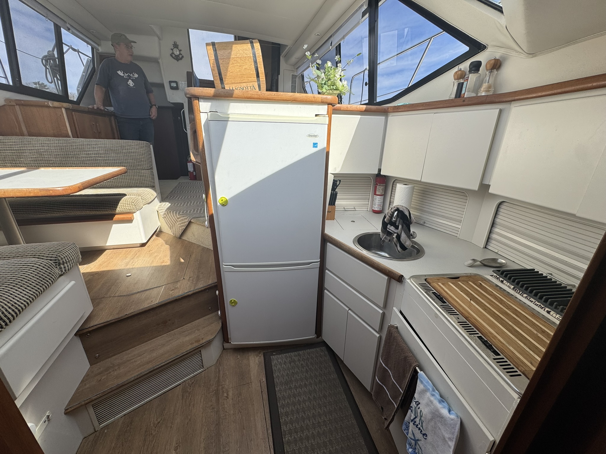 1993 Carver 350 Aft Cabin