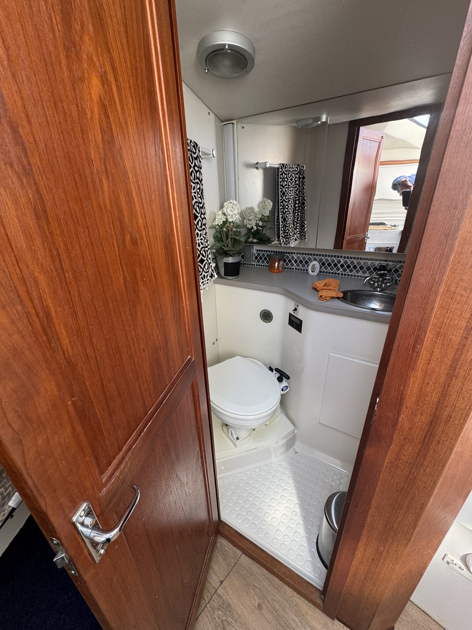 1993 Carver 350 Aft Cabin