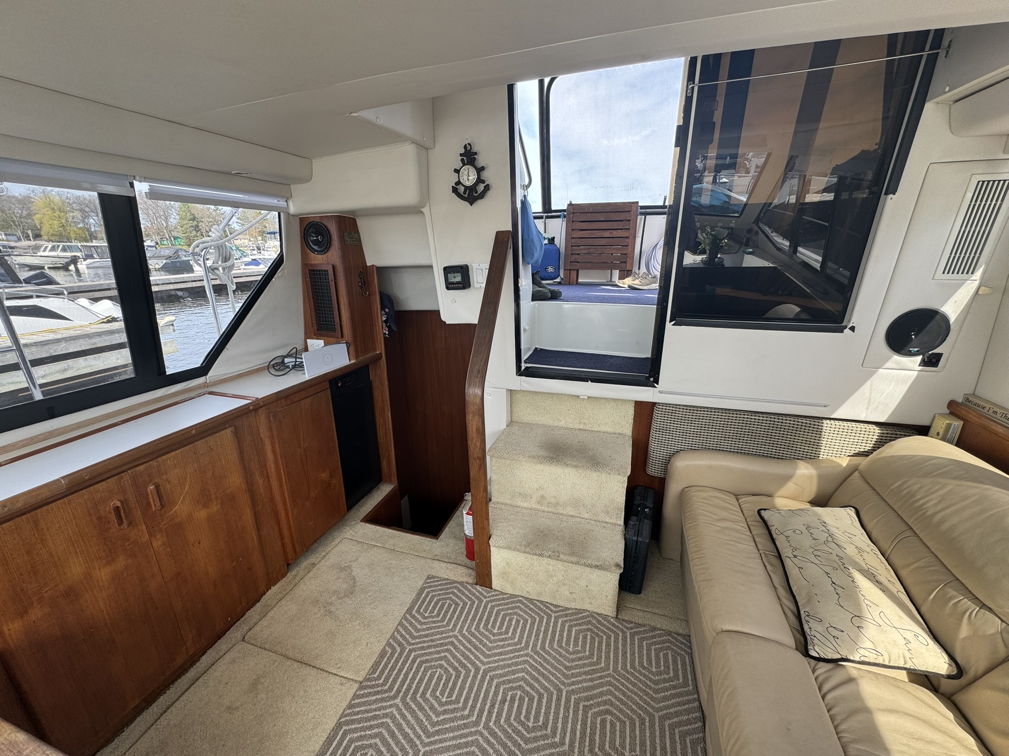1993 Carver 350 Aft Cabin
