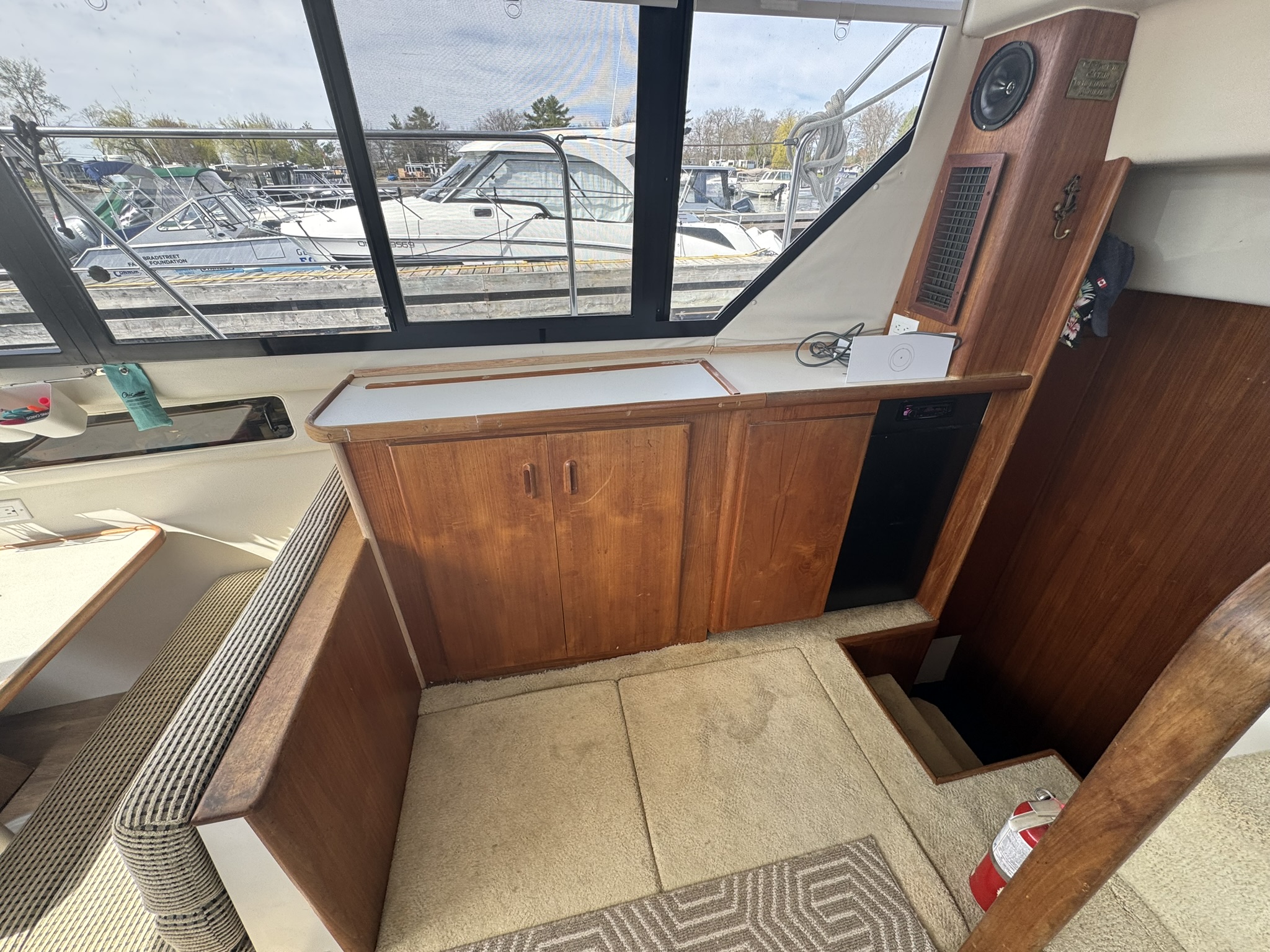 1993 Carver 350 Aft Cabin