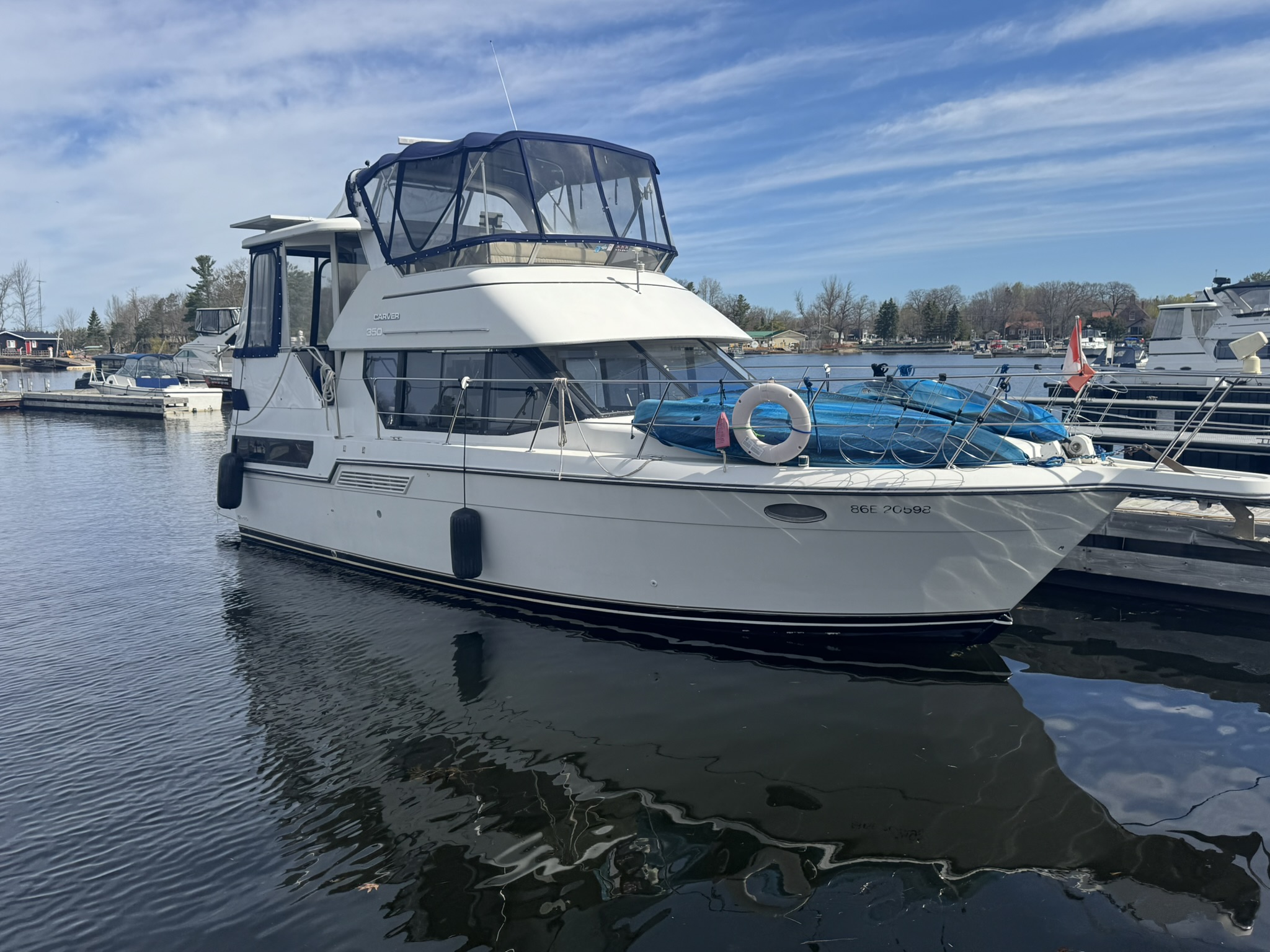 1993 Carver 350 Aft Cabin