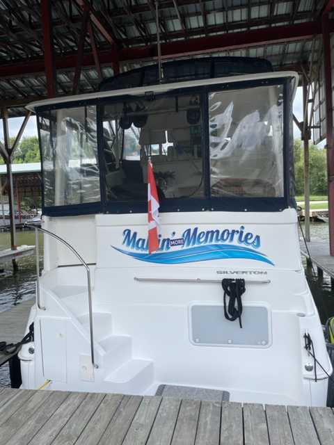 1999 Silverton 322 MY