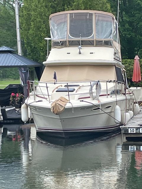1983 Sea Ray 340 Sedan Bridge