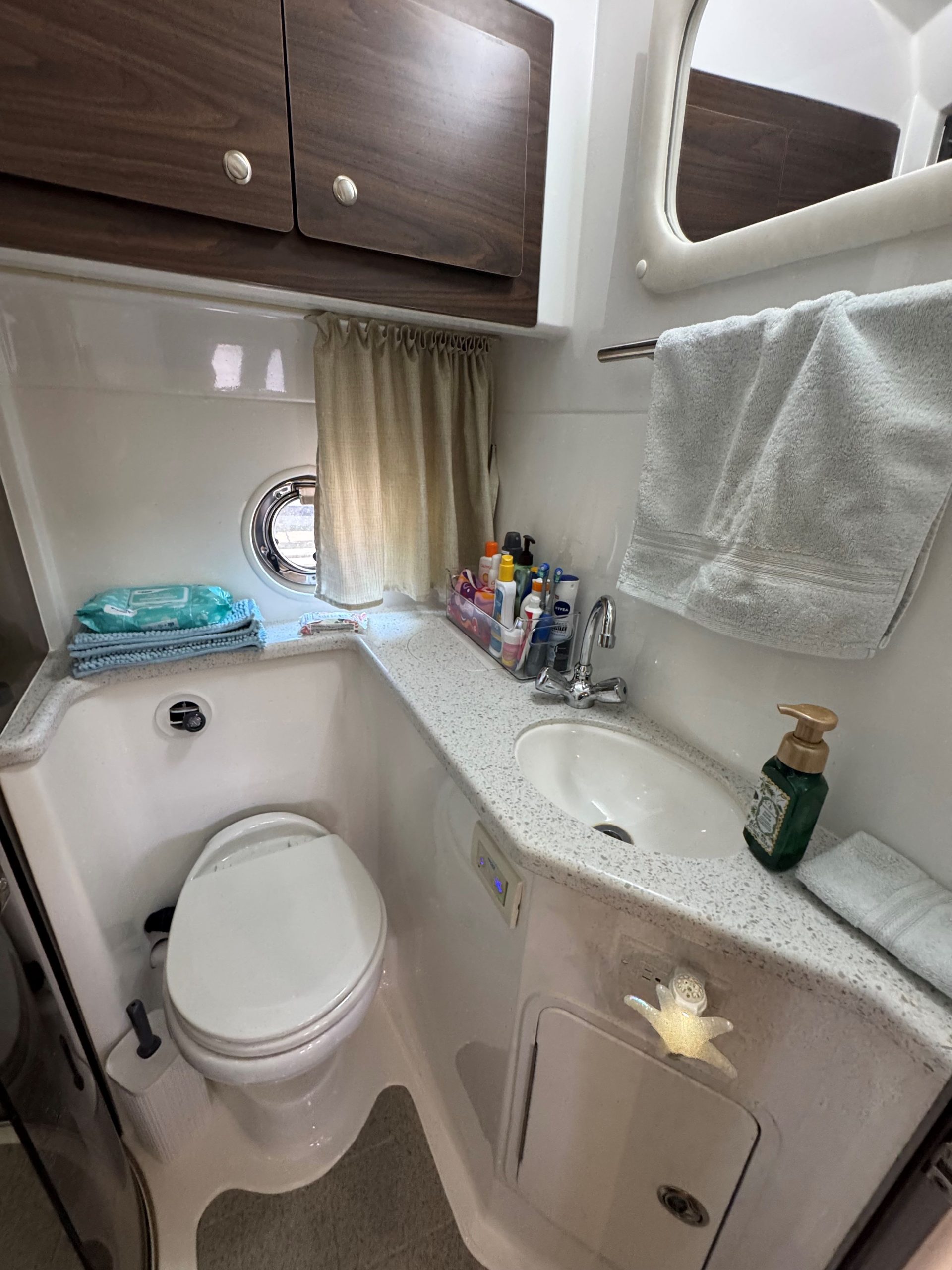 2017 Rinker 370EX