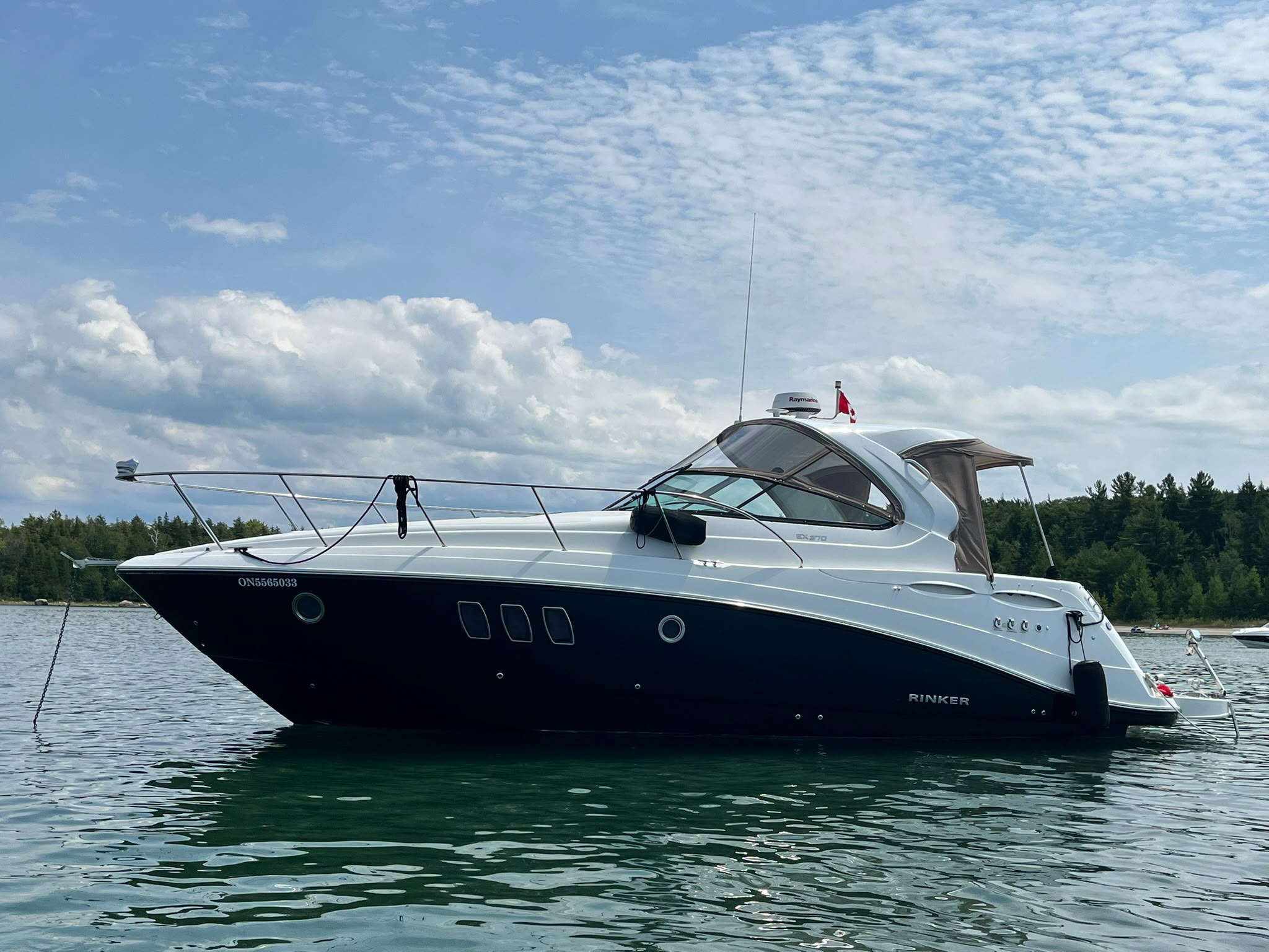 2017 Rinker 370EX