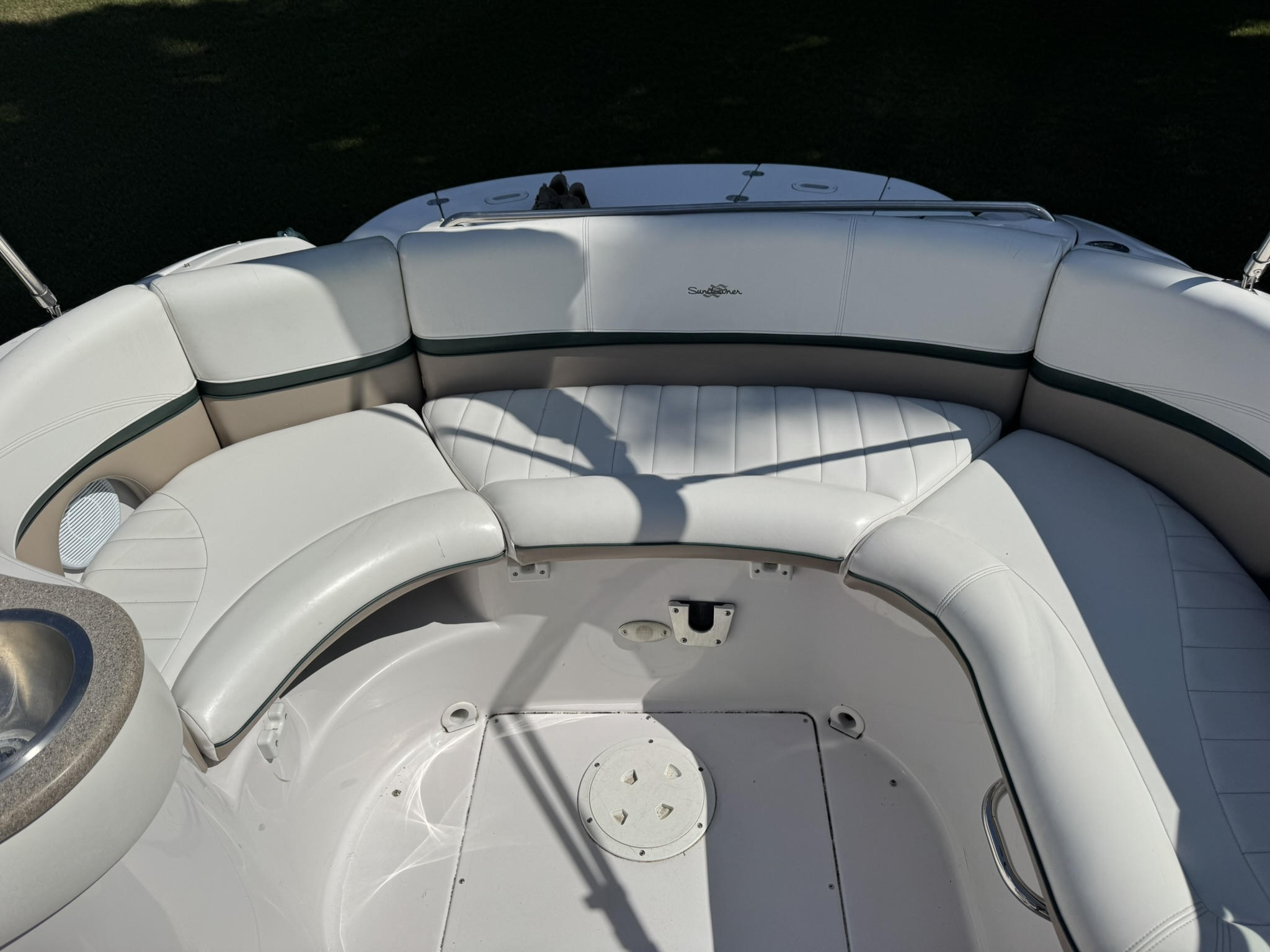 2007 Four Winns Sundowner 215