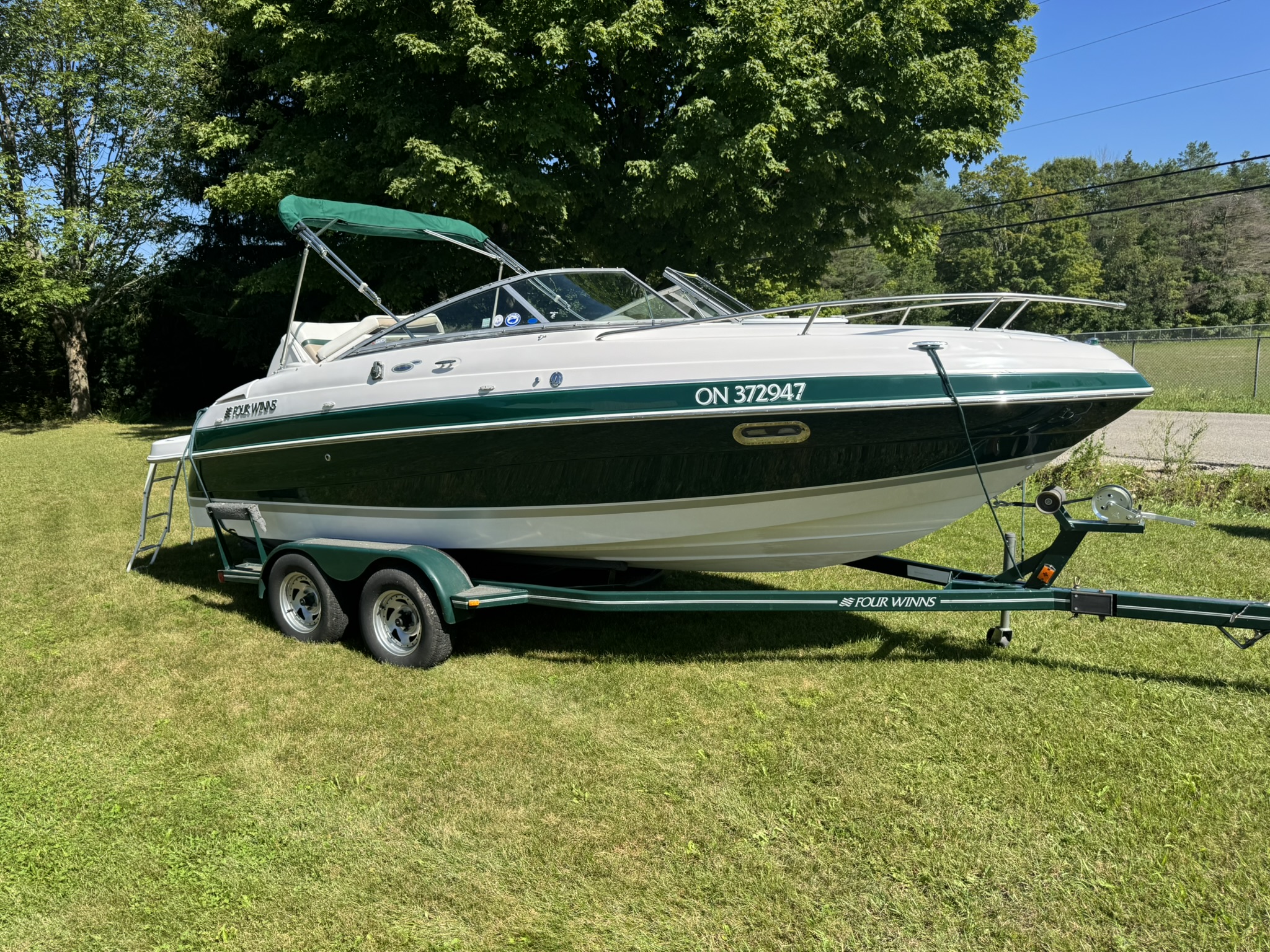2007 Four Winns Sundowner 215