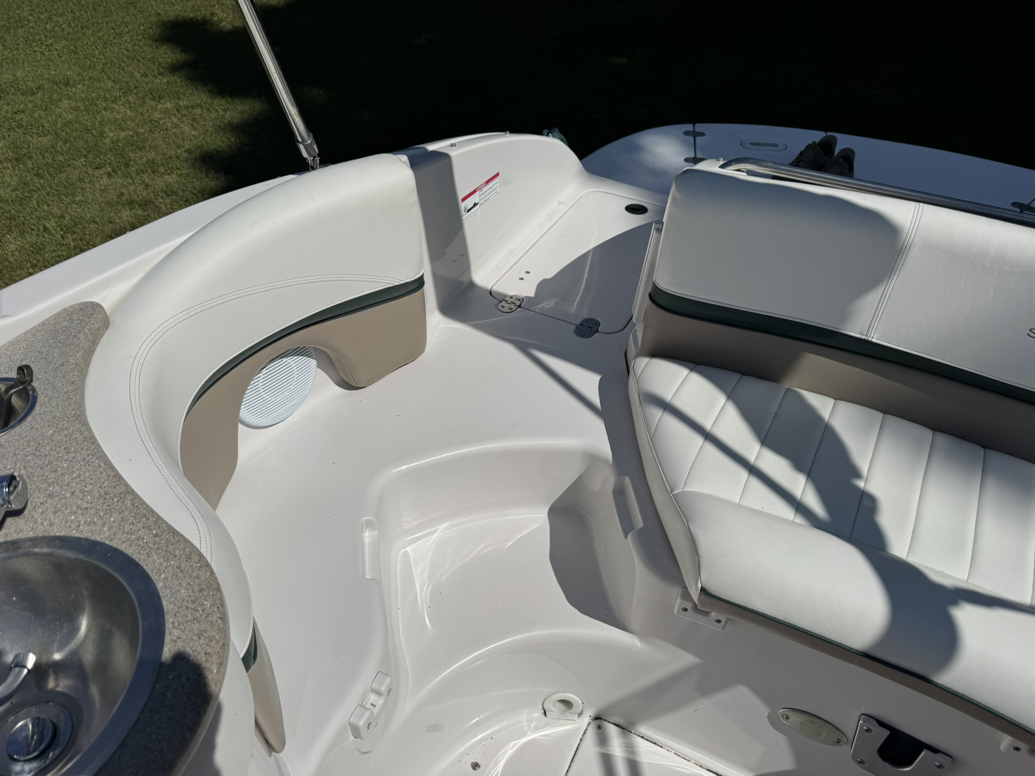 2007 Four Winns Sundowner 215