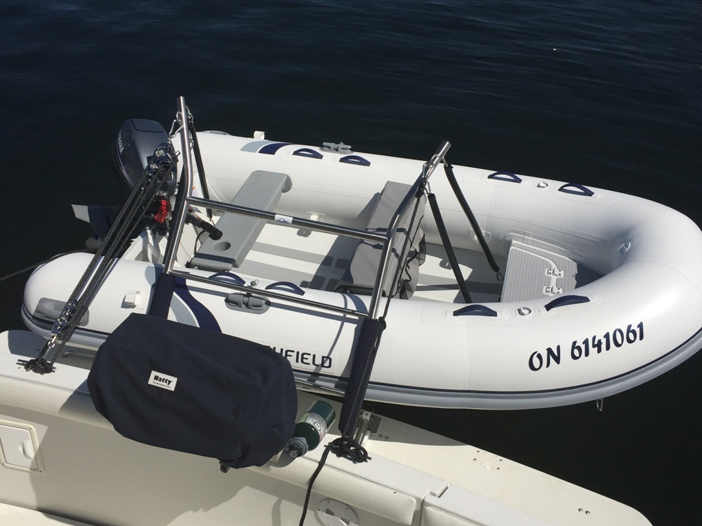 1995 Carver 390 Aft Cabin