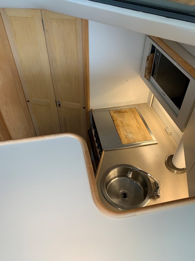 1995 Carver 390 Aft Cabin