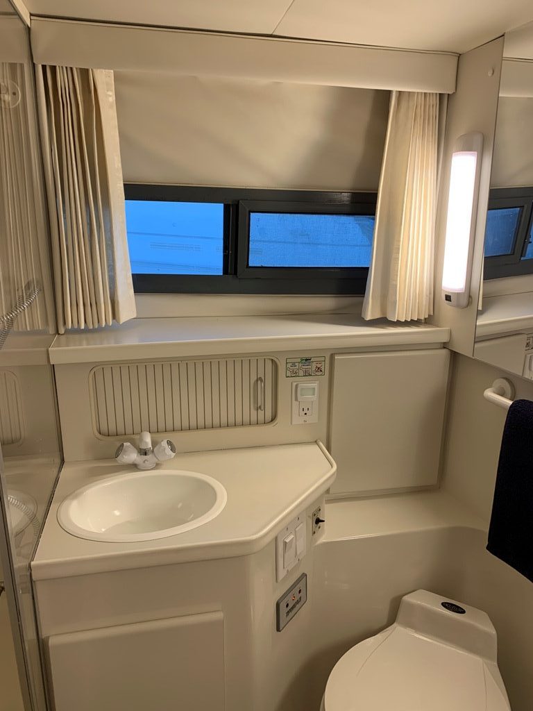 1995 Carver 390 Aft Cabin