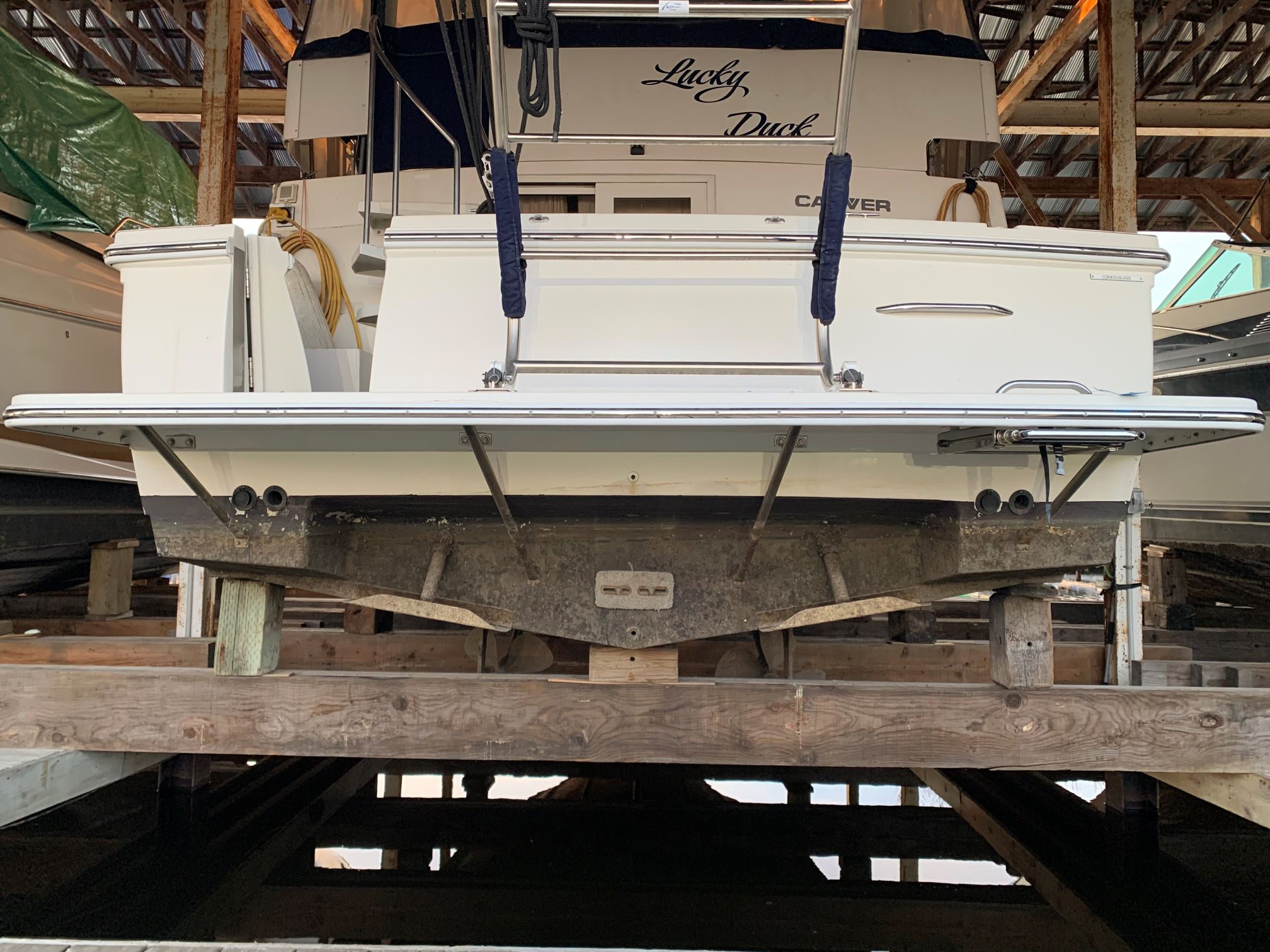 1995 Carver 390 Aft Cabin
